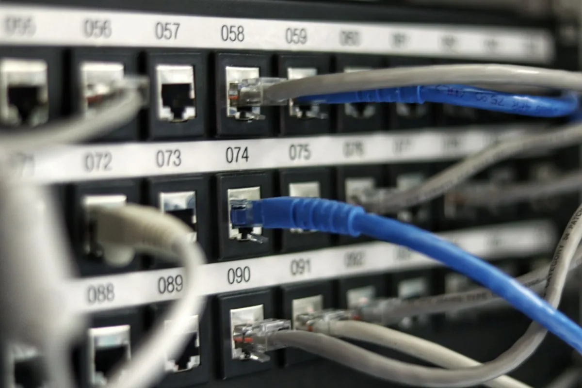 Infrastruktur jaringan enterprise dan Wi-Fi kantor